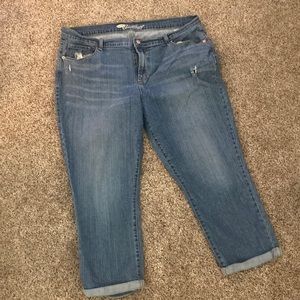 Old Navy Sweetheart Cuffed Cropped Jeans